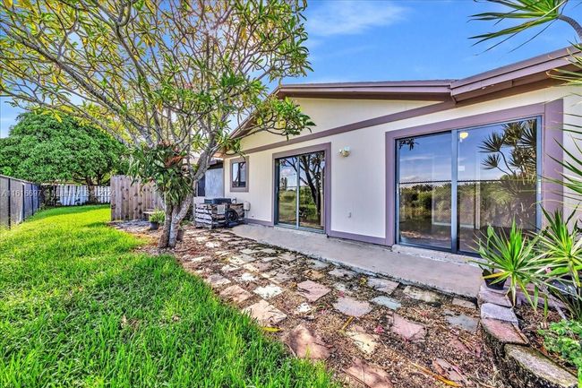 0 - 9780 W Daffodil Ln, Home with 3 bedrooms, 2 bathrooms and null parking in Miramar FL | Image 43