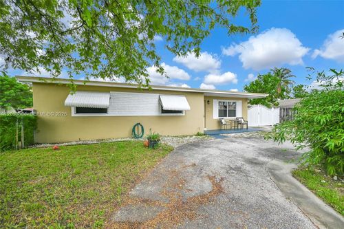230 N 67th Ave, Hollywood, FL, 33024-7502 | Card Image