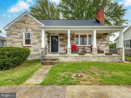25 Young Ave, BOONSBORO, MD, 21713-1227 | Card Image