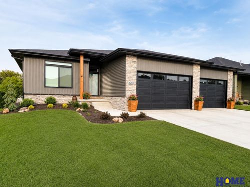 600 Eloise Ave, Lincoln, NE, 68520-1178 | Card Image