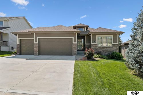 19329 J St, Omaha, NE, 68135-3764 | Card Image