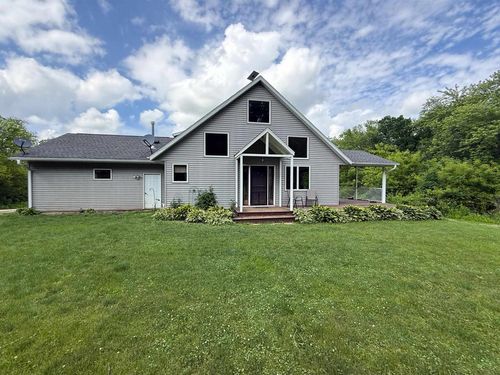 7557 Lee Rd, Lodi, WI, 53555-9528 | Card Image