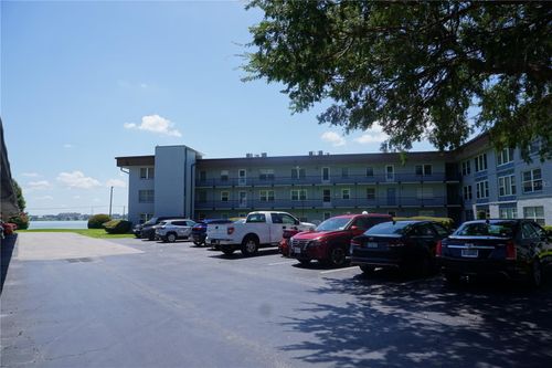 303a-333 Lake Howard Dr Nw, WINTER HAVEN, FL, 33880-2307 | Card Image
