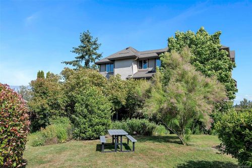 10-7847 East Saanich Rd, Central Saanich, BC, V8M2B4 | Card Image