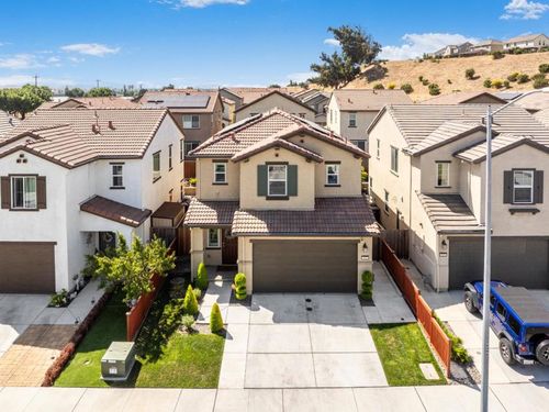 515 Shearwater St, Hollister, CA, 95023-3086 | Card Image