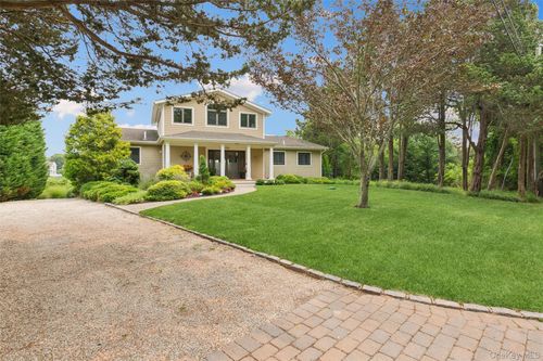 2245 Little Peconic Bay Ln, Southold, NY, 11971-4909 | Card Image
