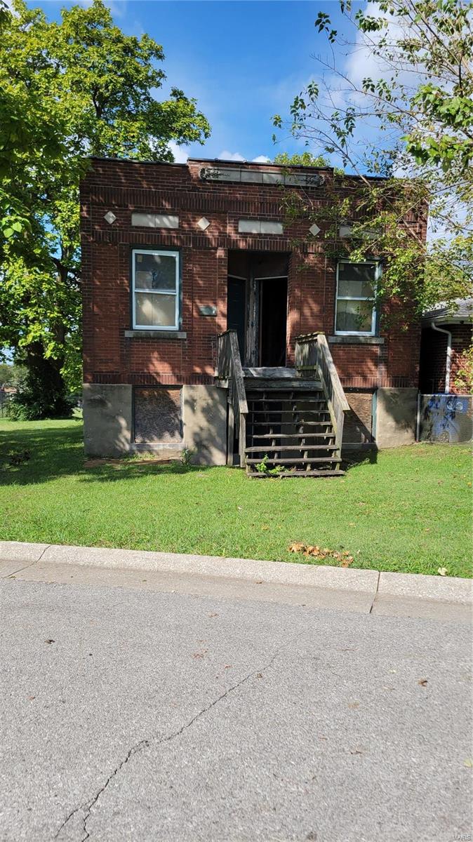 Compton Ave, Saint Louis, MO 63111
