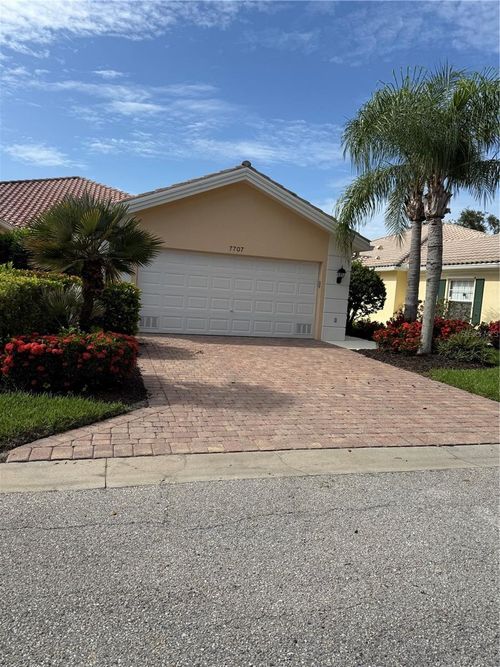 7707 Pesaro Dr, SARASOTA, FL, 34238-6227 | Card Image