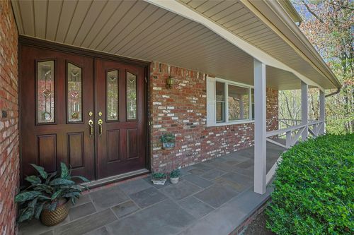 8 Tioga Ct, New City, NY, 10956-5710 | Card Image