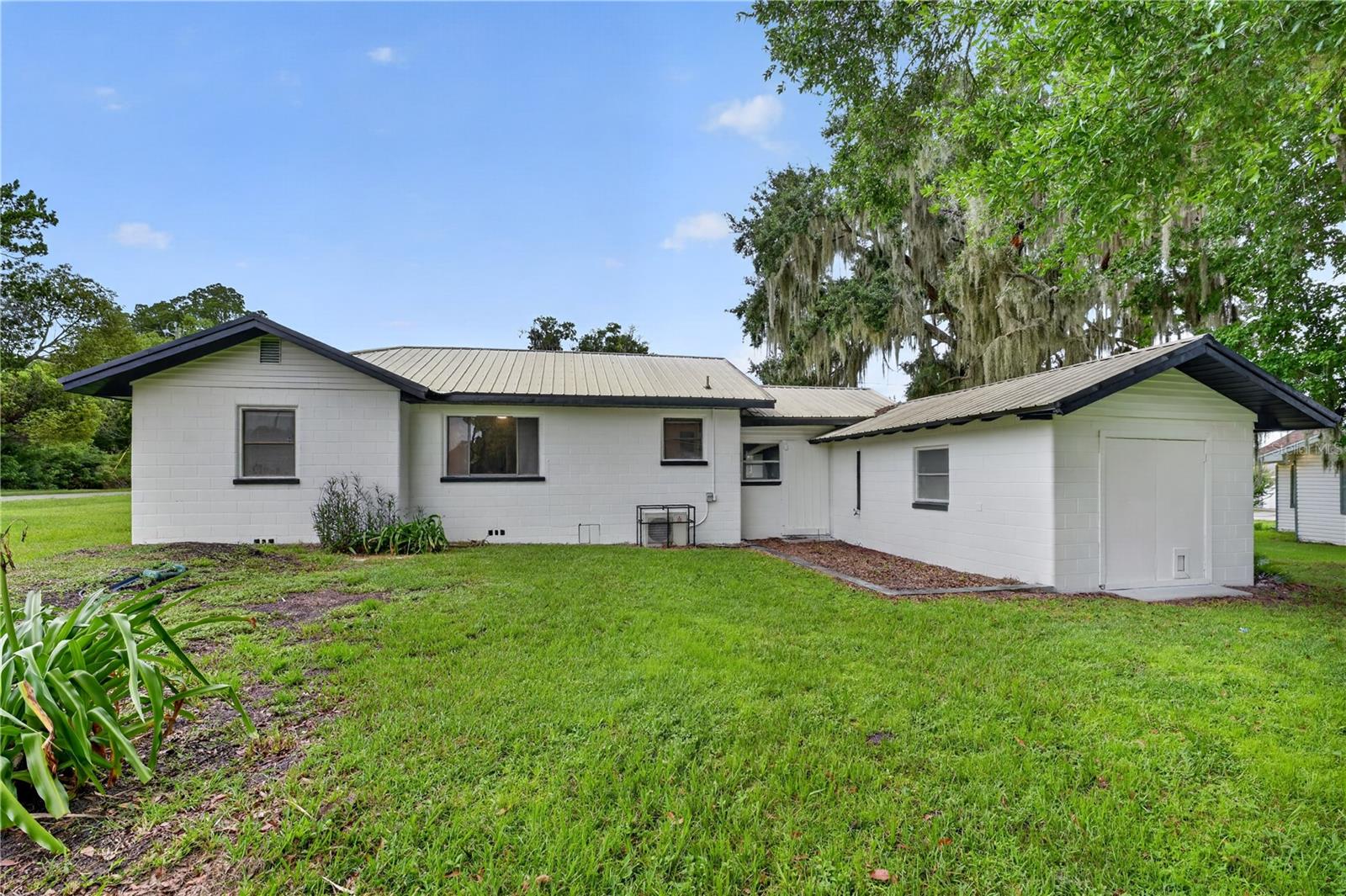Residential in BELLEVIEW 2