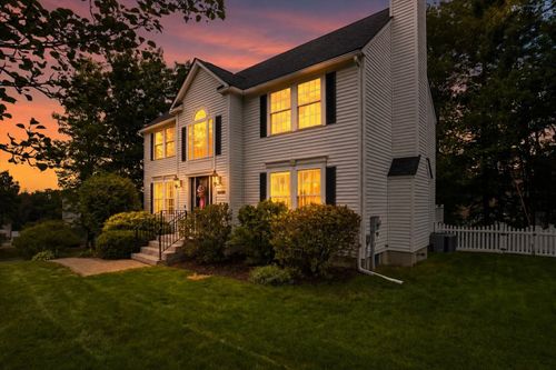 22 Virginia Ct, Hooksett, NH, 03106-2215 | Card Image