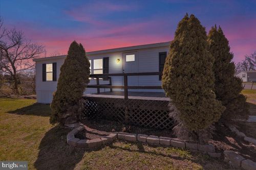 327 Oak St, HAMBURG, PA, 19526-8912 | Card Image