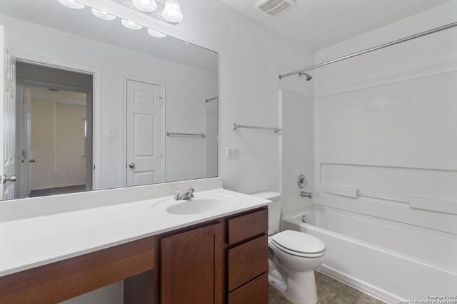 10210 Fossil Vly, House other with 3 bedrooms, 3 bathrooms and null parking in San Antonio TX | Image 12