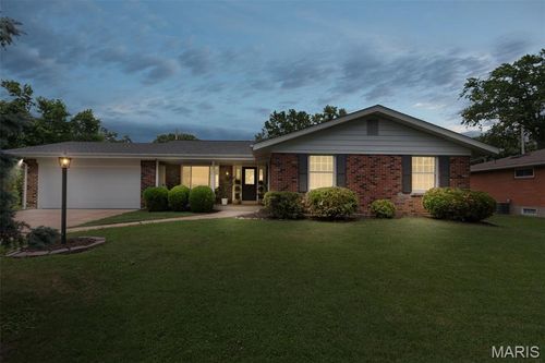 5809 Pebble Oak Dr, Saint Louis, MO, 63128-1411 | Card Image