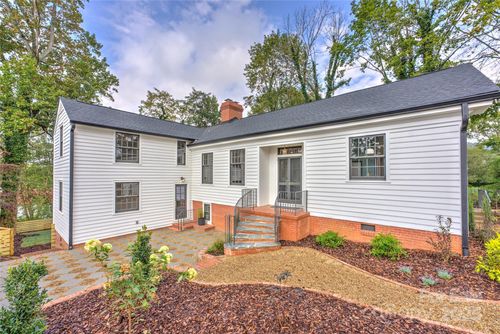 2 Baird Ln, Asheville, NC, 28804-2205 | Card Image