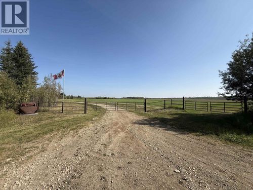17215 277 Rd, Peace River, BC, V0C1Y0 | Card Image