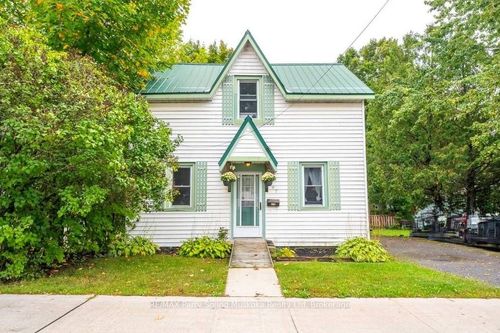 97 William St, Parry Sound, ON, P2A1V5 | Card Image