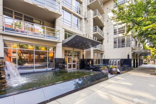 418-2929 1st Ave, Seattle, WA, 98121-3023 | Card Image