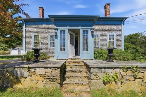 126 Lucy Little Rd, Dartmouth, MA, 02747-1047 | Card Image