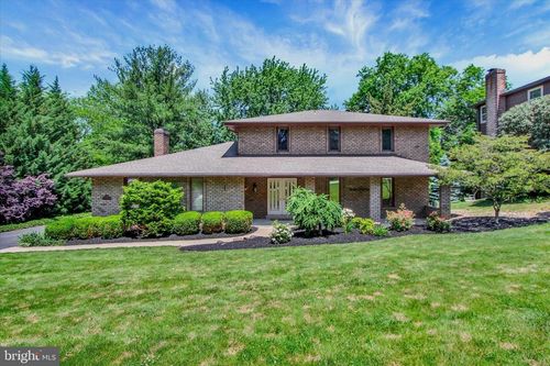 3240 Round Hill Rd, YORK, PA, 17402-4148 | Card Image