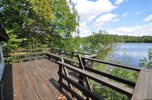 68 Porcupine Point Rd, Tolland, MA, 01034-9415 | Card Image