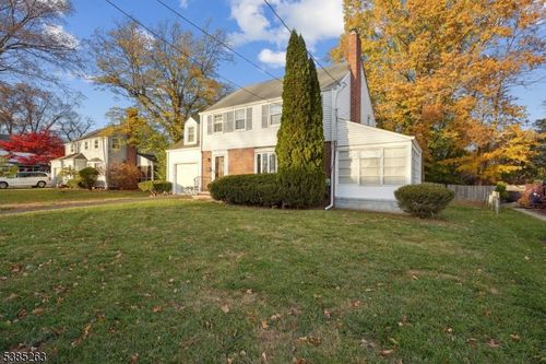 24 Shady Ct, North Plainfield, NJ, 07060-4311 | Card Image
