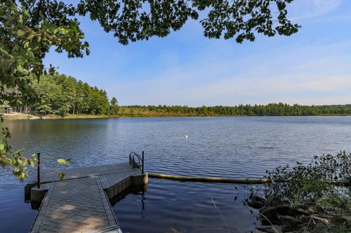 111 Shore Dr, Henniker, NH, 03242-6154 | Card Image