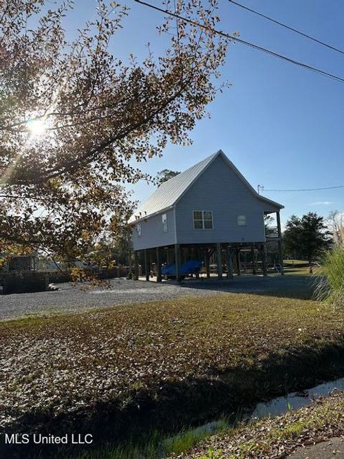 4121 Dolphin St, Bay Saint Louis, MS, 39520-7419 | Card Image