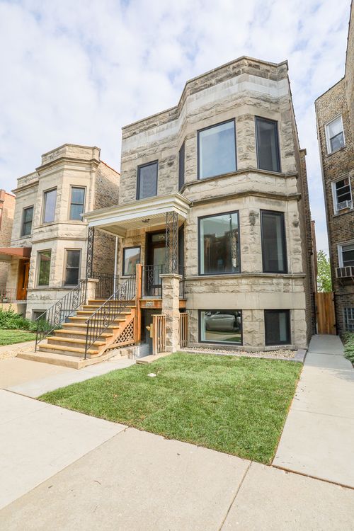 g-2230 W Wilson Ave, Chicago, IL, 60625-7729 | Card Image