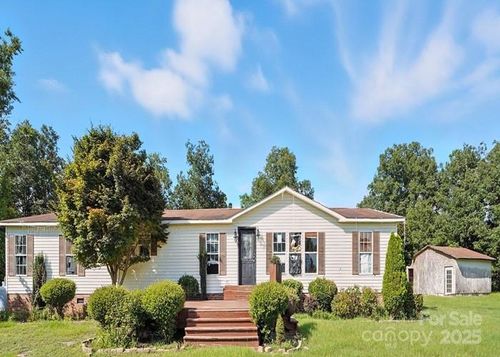 17520 Gulf Port Rd, Laurinburg, NC, 28352-6603 | Card Image