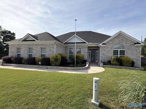 219 Woodgrove Dr Nw, Madison, AL, 35757-7253 | Card Image