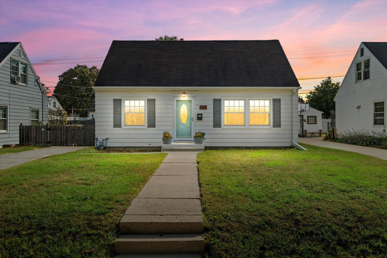 Honey Creek Pkwy, Milwaukee, WI 53214