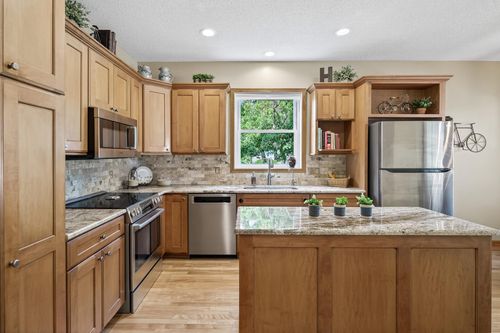 9115 Archer Ln N, Maple Grove, MN, 55311-1821 | Card Image