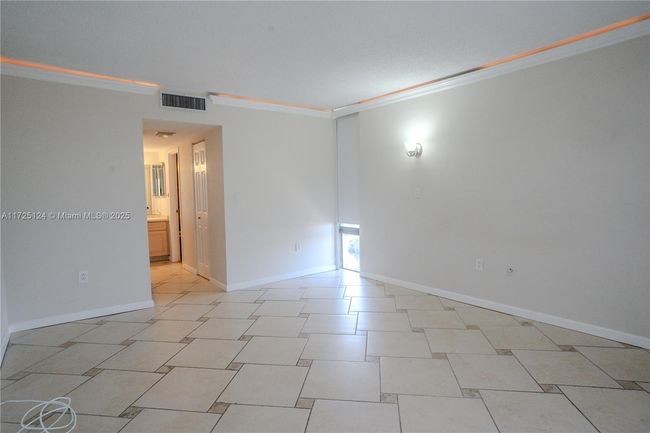 APT-1102 - 3375 N Country Club Dr, Condo with 2 bedrooms, 2 bathrooms and null parking in Aventura FL | Image 12