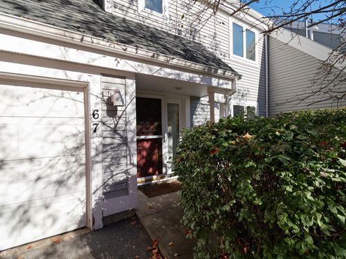 67 Cumberland Road, Burlington, VT, 05408 | Card Image