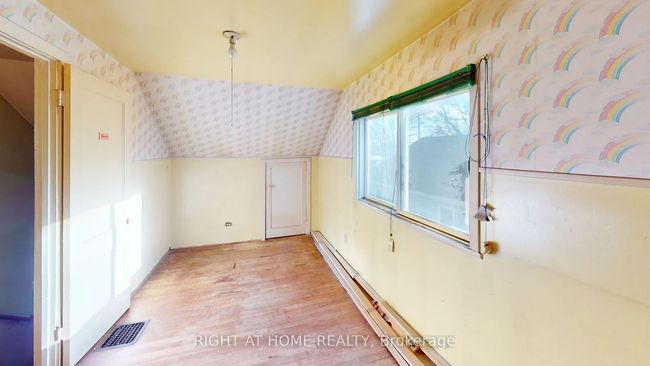 8 Ontario St, House other with 3 bedrooms, 1 bathrooms and 2 parking in Ajax ON | Image 4