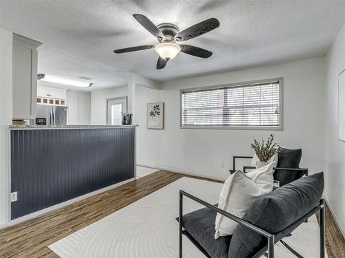 105 Woods Ave, Moore, OK, 73160-5938 | Card Image