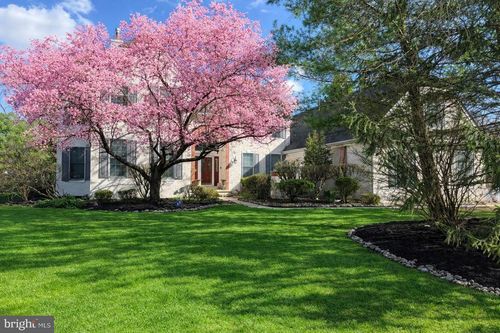 4 N Longfellow Dr, West Windsor, NJ, 08550-2238 | Card Image