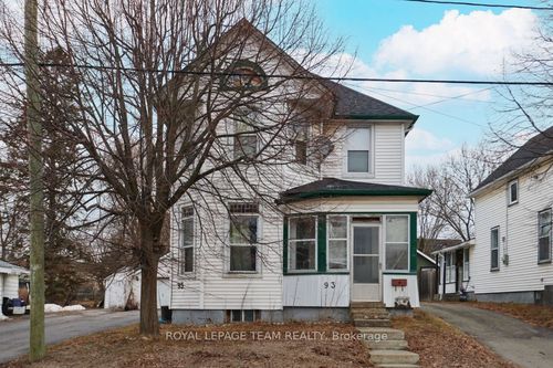 93 Queen St, Smiths Falls, ON, K7A3N5 | Card Image