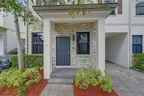 0-2805 Sw 17th Ave, Fort Lauderdale, FL, 33315-2877 | Card Image