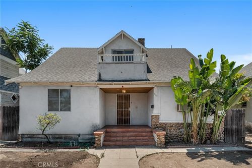 520 E 8th St, Corona, CA, 92879-2210 | Card Image