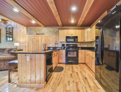 21 - 35372 Vacation Drive, Townhouse with 4 bedrooms, 1 bathrooms and null parking in Pequot Lakes MN | Image 2