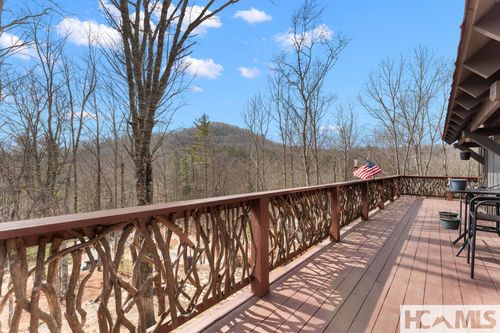 122 Forestdale Dr, Glenville, NC, 28736-0300 | Card Image