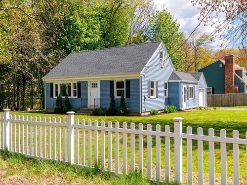 376 Pleasant St, Paxton, MA, 01612-1375 | Card Image