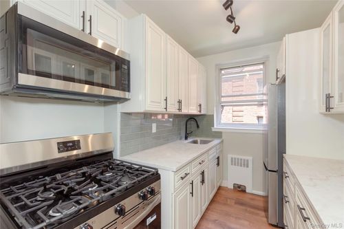 4h-12 Westchester Avenue, White Plains, NY, 10601 | Card Image