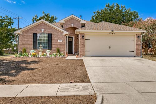3724 Chapin Ct, Fort Worth, TX, 76116-6682 | Card Image