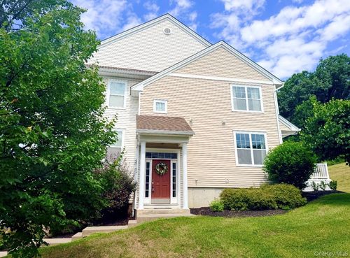 2012 Hawthorn Way, New Windsor, NY, 12553-4795 | Card Image