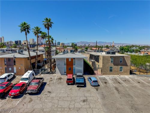 637 N 11th St, Las Vegas, NV, 89101-2585 | Card Image