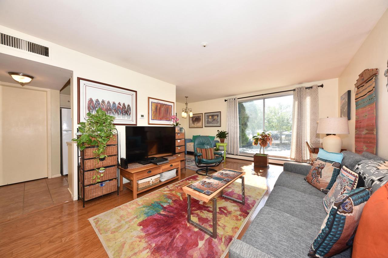 18 4080 W Rivers Edge Circle, For Sale in Brown Deer Zoocasa