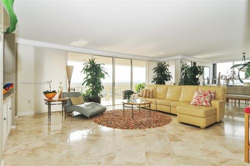 c1110-3 Grove Isle Dr, Miami, FL, 33133 | Card Image